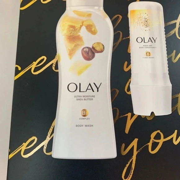 OLAY Moisturizing Body Wash Set for Dry Skin 12 fl oz New - Picture 3 of 7